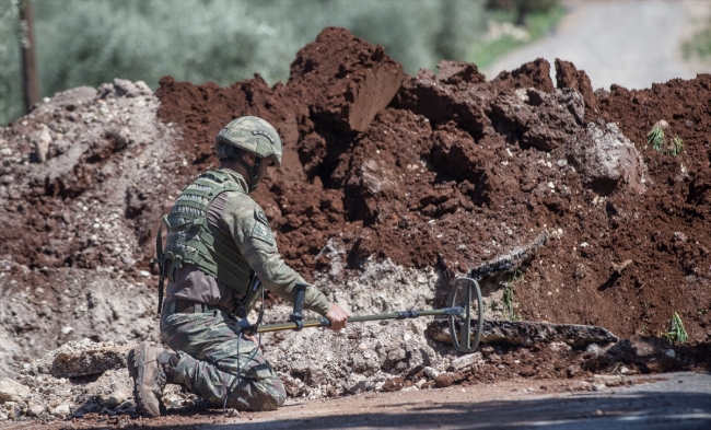 Afrin'deki patlayıcıları "Leylak" buluyor, "METİ" imha ediyor